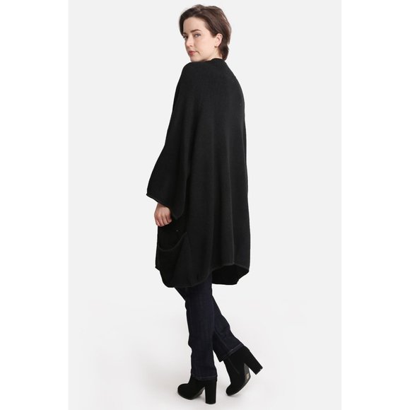 WOMENS BLACK PONCHO CLOAK W/POCKETS / SNAP NECK CLOSURE  - OS - Picture 8 of 11